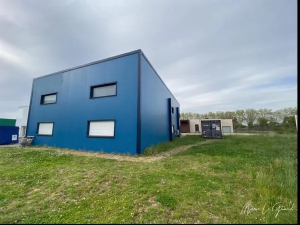 À VENDRE – LOCAUX INDUSTRIELS 822 m² – GAILLAC (81)