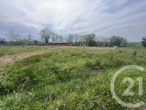 Terrain 2043 m²