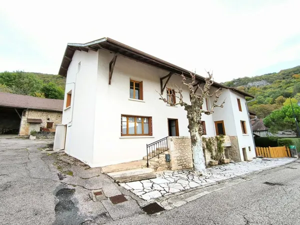 Maison 10 pièces 210 m²