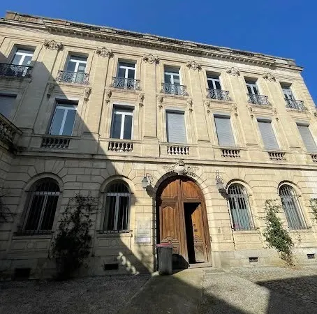 Local 9 pièces 340 m²