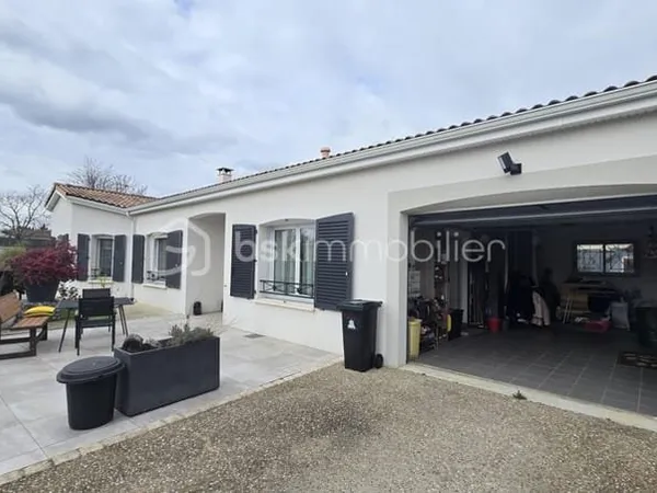 Maison contemporaine 3 chambres, garage et véranda