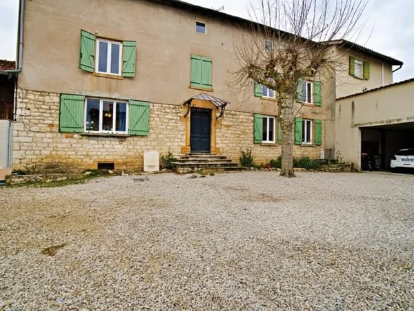 Quincieux - Plateau à aménager - 2 chambres