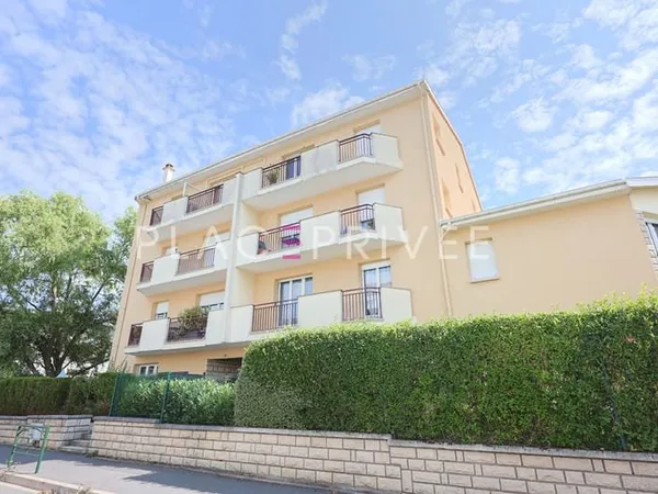Appartement avec Balcon et Garage