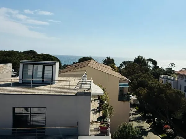 Appartement 4pièces 115 m² vue mer en dernier étage.
