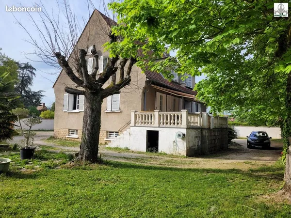 Maison 7 pièces 260 m²