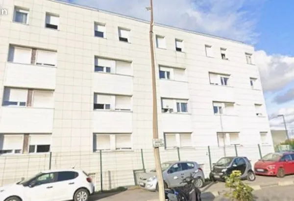 Je cherche 1 colocataire