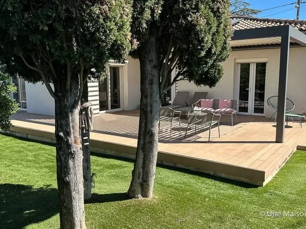 Maison avec jardin, terrasse et garae Les Angles