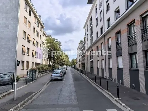 Local commercial 160 m²
