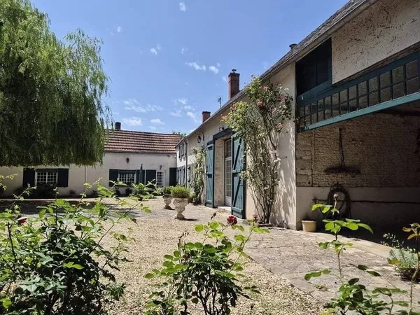 Maison 11 pièces 330 m²