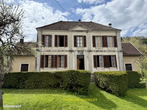 Maison 7 pièces 196 m²