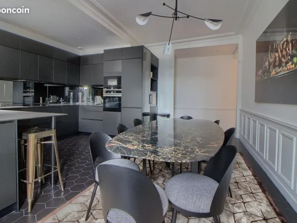 Appartement 6 pièces 180 m²