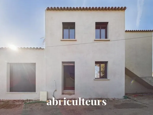 Lambesc (13410) - Maison de village rénovée, toutes commodités à pied
