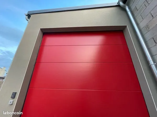 BOX DE STOCKAGE DE 110 m2