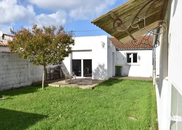 MAISON SUR GRAND TERRAIN