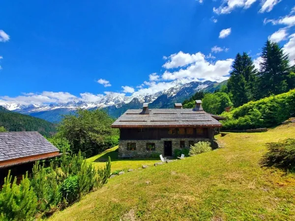 Maison 8 pièces 335 m²