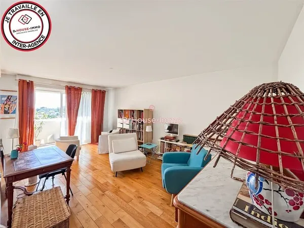 Appartement T2 Dernier étage avec ascenseur, lumineux et sans vis-à-vis sur la commune de Merignac