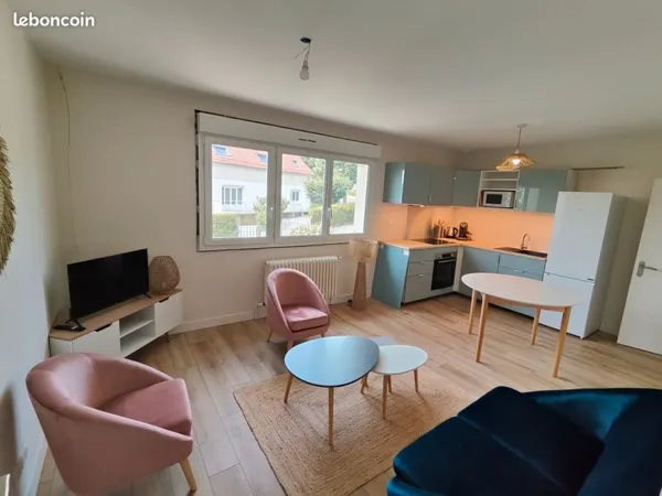 Colocation étudiante dans maison rénovée - Chambre privée avec douche (Caen Université/ PFRS/CHU)