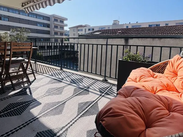 Meublé 4 pièces 87 m²