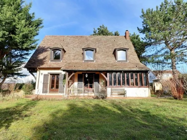 BELLE MAISON FAMILIALE ET CONVIVIALE A MAREIL-MARLY