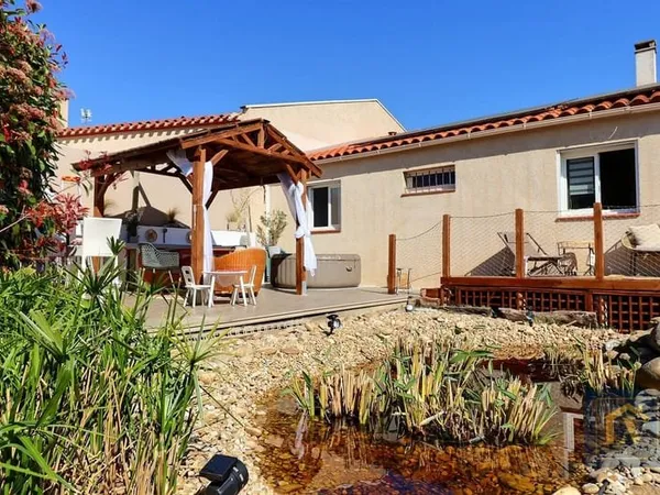 A vendre villa 4 pièces plain pied avec jardin paysagé et garage