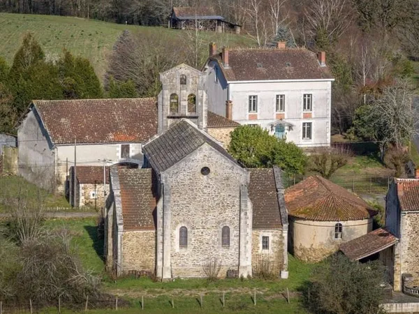 Maison 7 pièces 354 m²