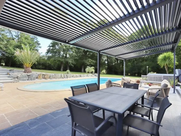 Charmante propriété de caractère avec piscine