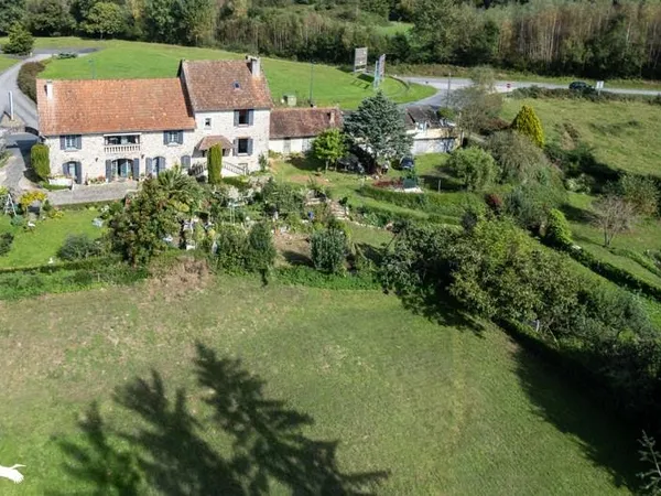 Maison en pierre de 12 pièces principales