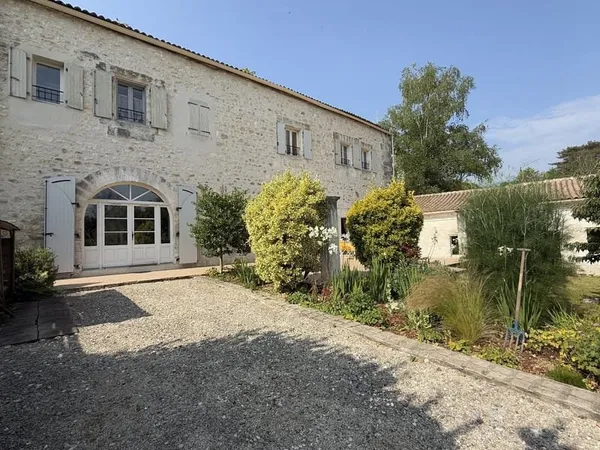 Maison Vente Vouzan 7p 300m² 336000€