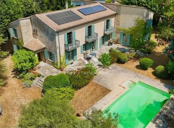 Maison 12 pièces 343 m²