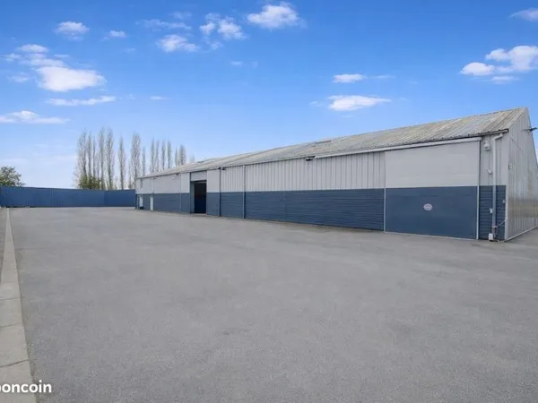 Locaux d'activités Entrepôts 1670 m²