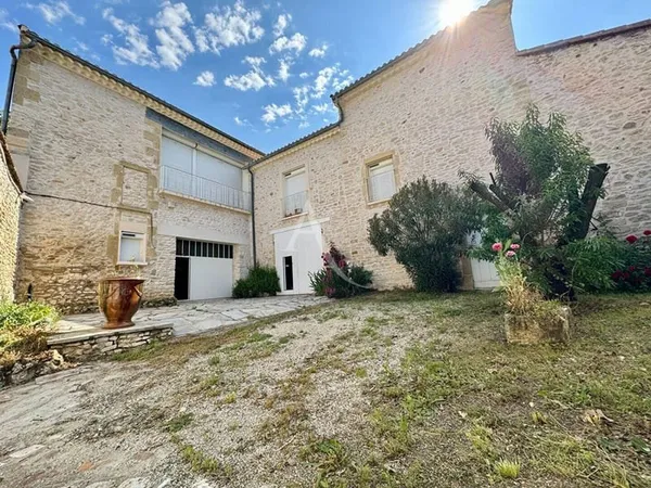Maison 6 pièces 250 m²
