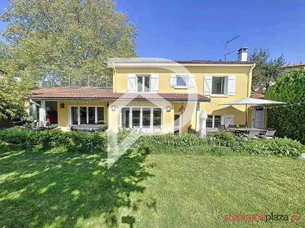NANTERRE/Limitrophe Puteaux Charmante Maison de 5 pièces