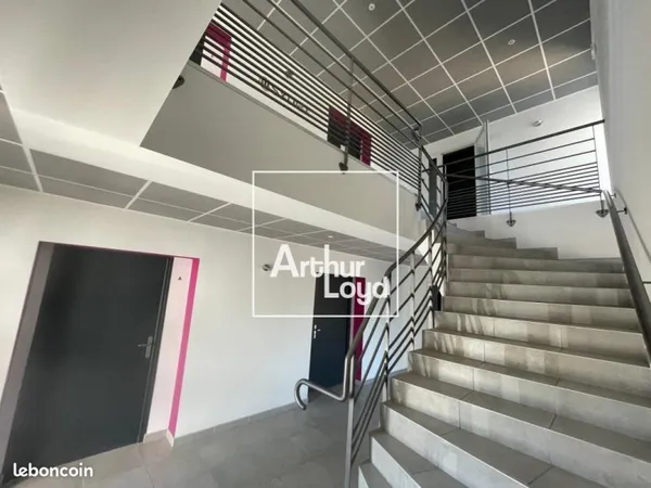 Bureaux 551 m²