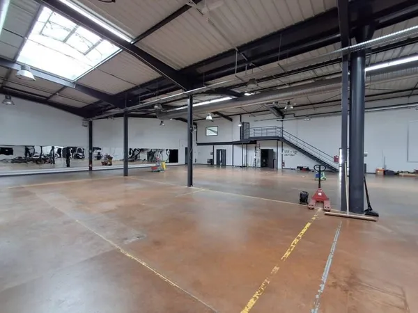 Local d'activité 2637 m²