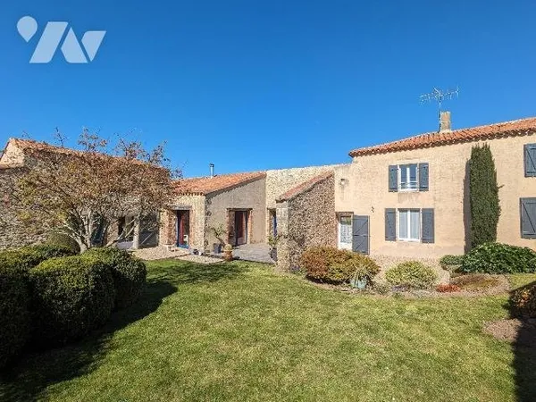 Maison 9 pièces 258 m²