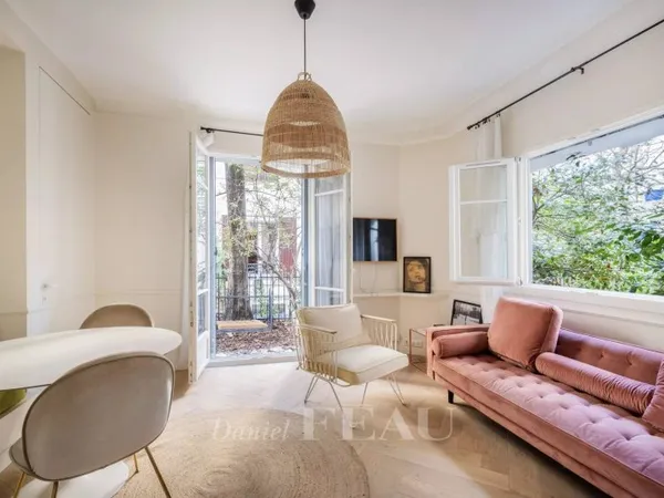 Paris XVIIe - Batignolles - Deux pièces avec jardin