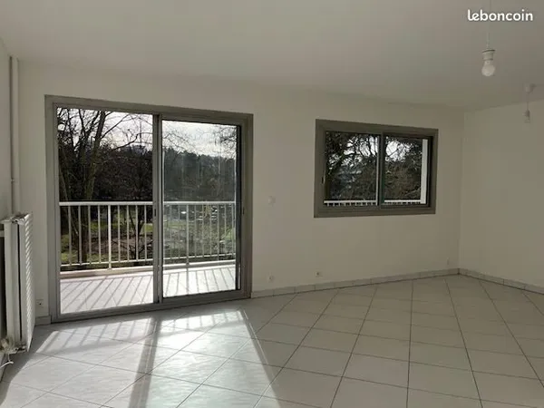 Appartement T4 100 m² balcon Montribloud