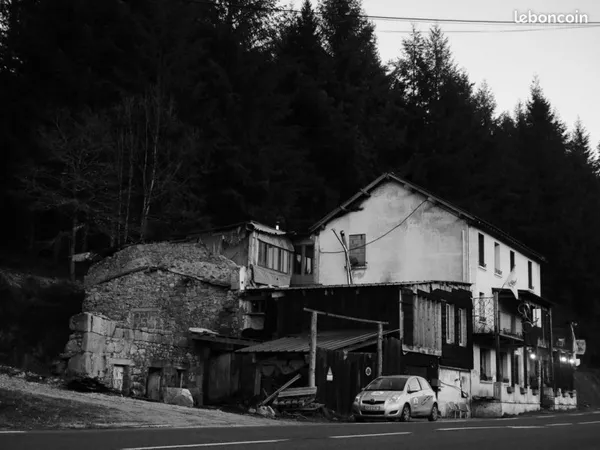 Ancinne ferme/hôtel/restaurant rénové en un charmant Manoir du XIXe siècle avec Loft et terrain dans