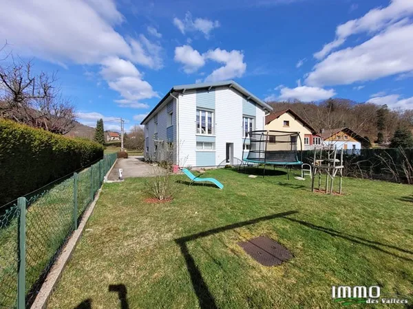 Maison familiale avec vue dominante et exposition plein sud