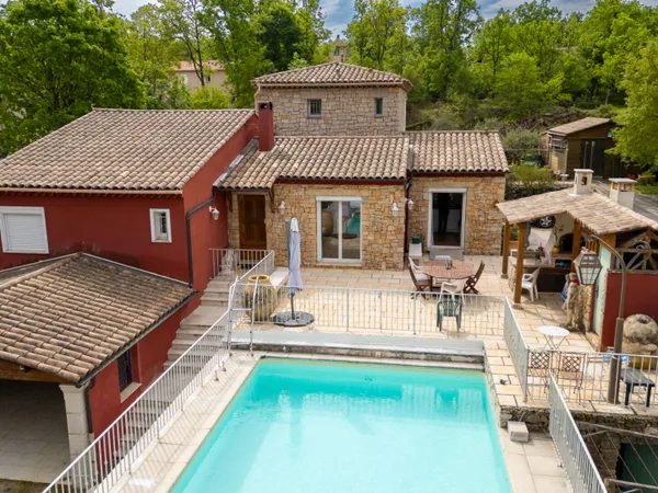 Maison 6 pièces avec piscine à vendre à Saint Vallier de Thiey