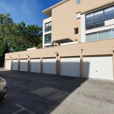 Vend garage fermé 14m²-8ème St Anne/Bonneveine