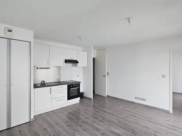 Situation idéale pour ce bel appartement (40 m2) avec balcon.