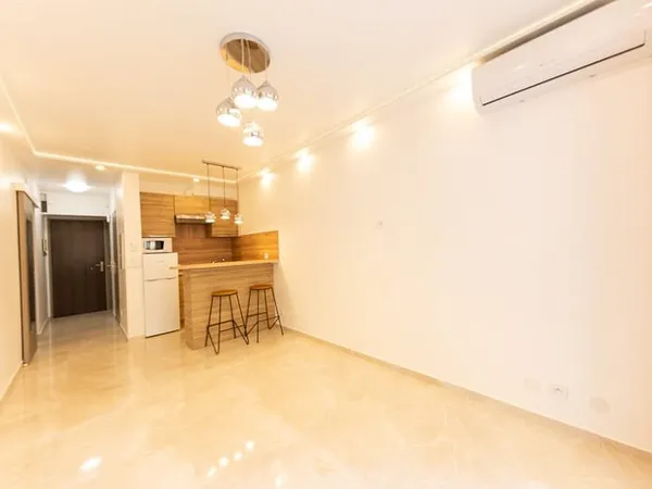 Appartement Cannes 1 pièce + alcôve de 26.01 m2
