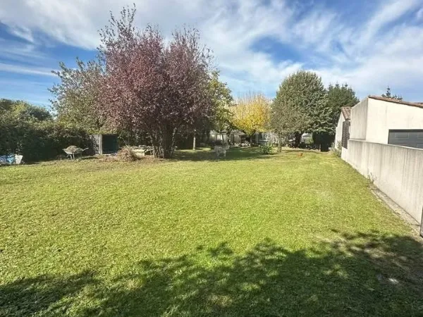 Terrain constructible 500 m² – Châteaubernard (16)