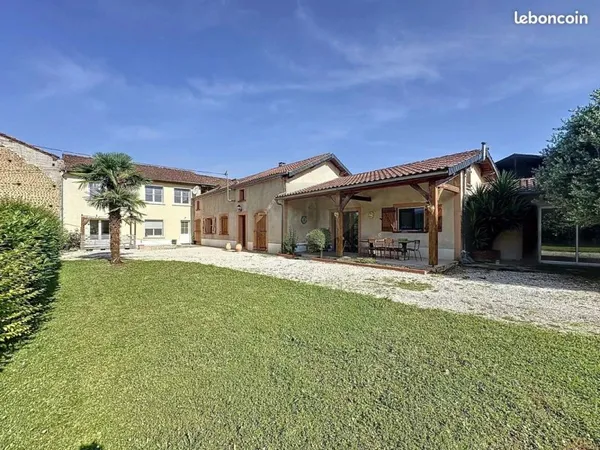 Maison 9 pièces 260 m²