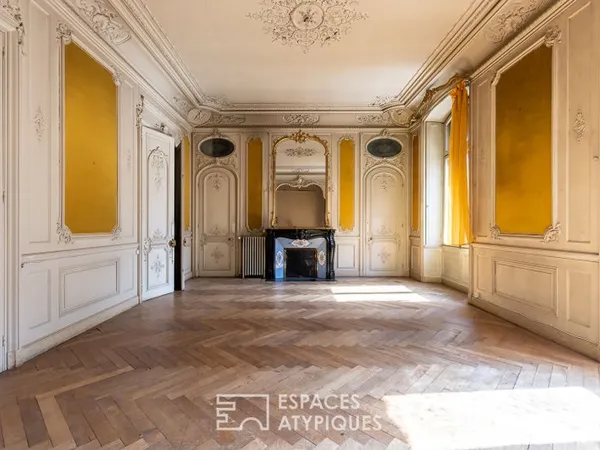 Appartement haussmannien au coeur de Pontarlier à repenser.