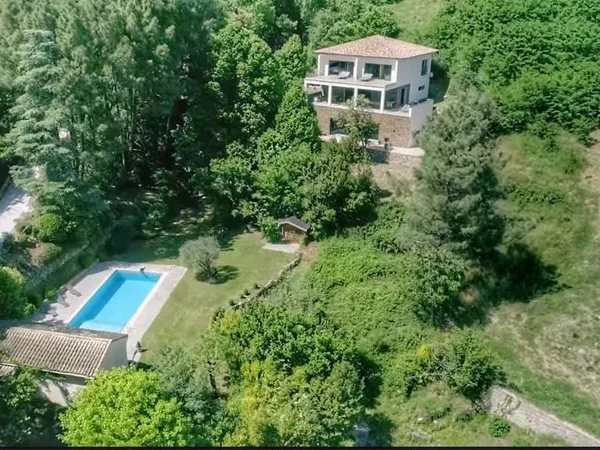 Sumène, ensemble immobilier composé de 2 villas