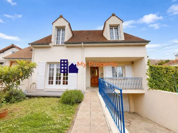 MAISON FAMILIALE PROCHE DES ECOLES ET COMMERCES