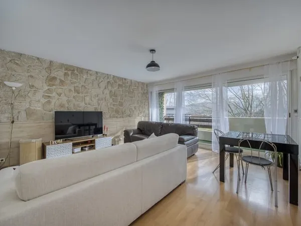 Appartement 3 pièces 61 m2 balcon et cave - Proche frontière Suisse - Au Pas de l'Echelle, Etrembièr