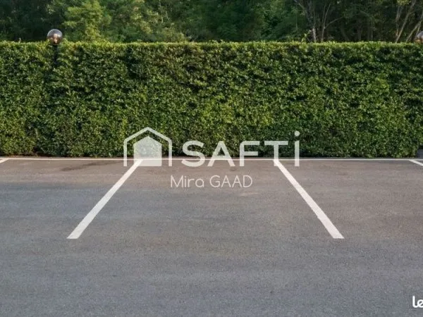 Place parking centre Castelginest